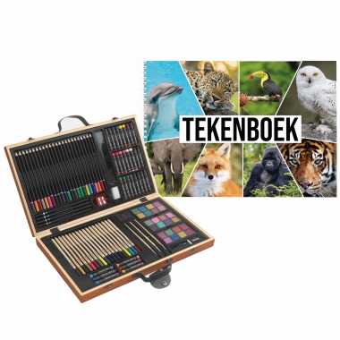 Complete teken/schilder doos 88-delig met een a4 dieren schetsboek